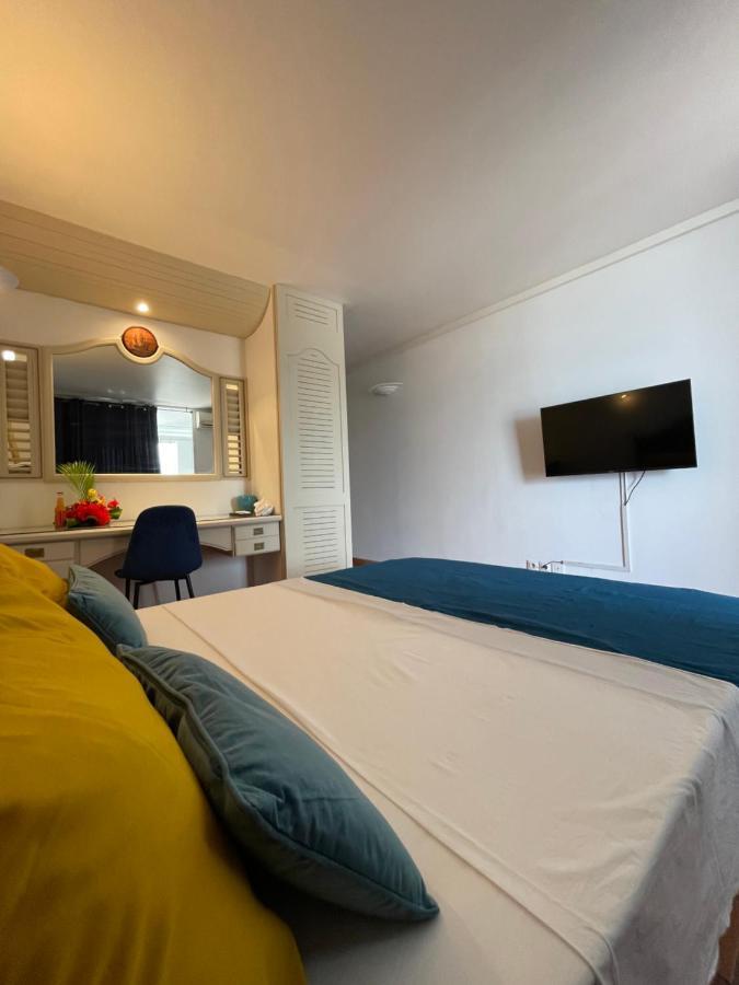 Appartement Vue Mer A 2 Minutes A Pied Des Plages Tartane Trinite  Exterior foto