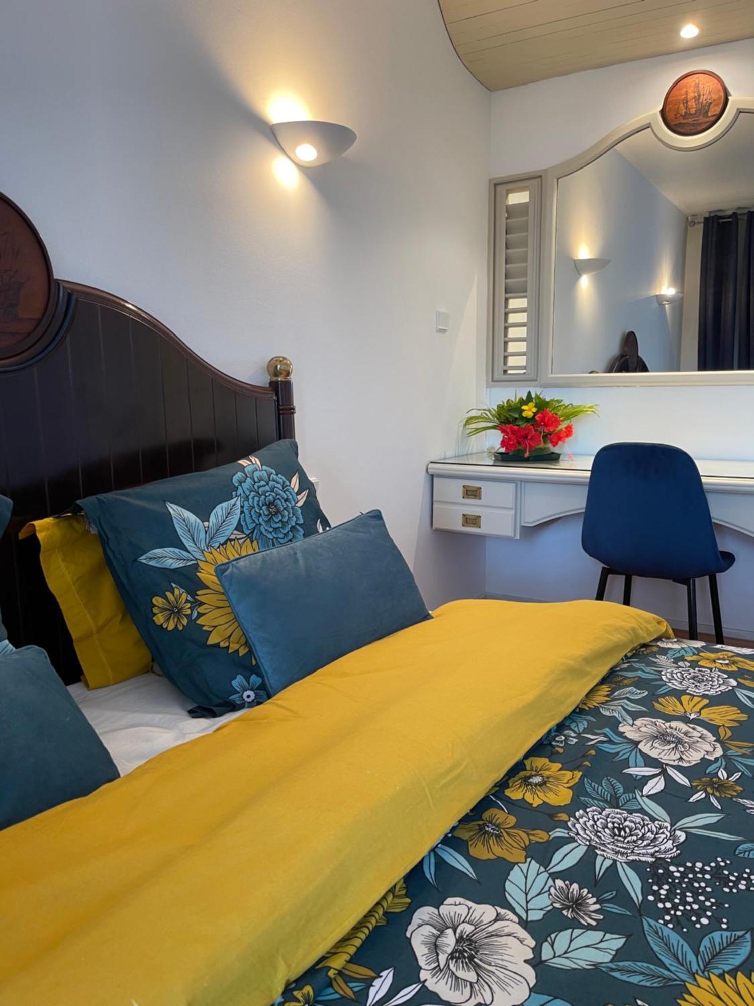 Appartement Vue Mer A 2 Minutes A Pied Des Plages Tartane Trinite  Exterior foto